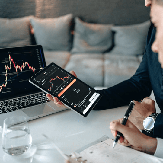 Eryxavin - Equipa de especialistas em criptomoeda